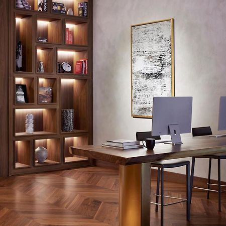 Movenpick Jumeirah Village Triangle Дубай Екстер'єр фото The library at the hotel