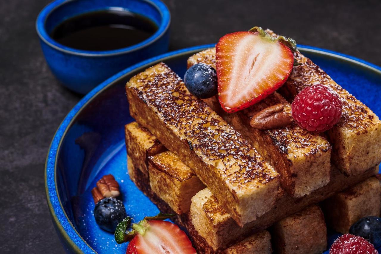 Movenpick Jumeirah Village Triangle Дубай Екстер'єр фото French toast